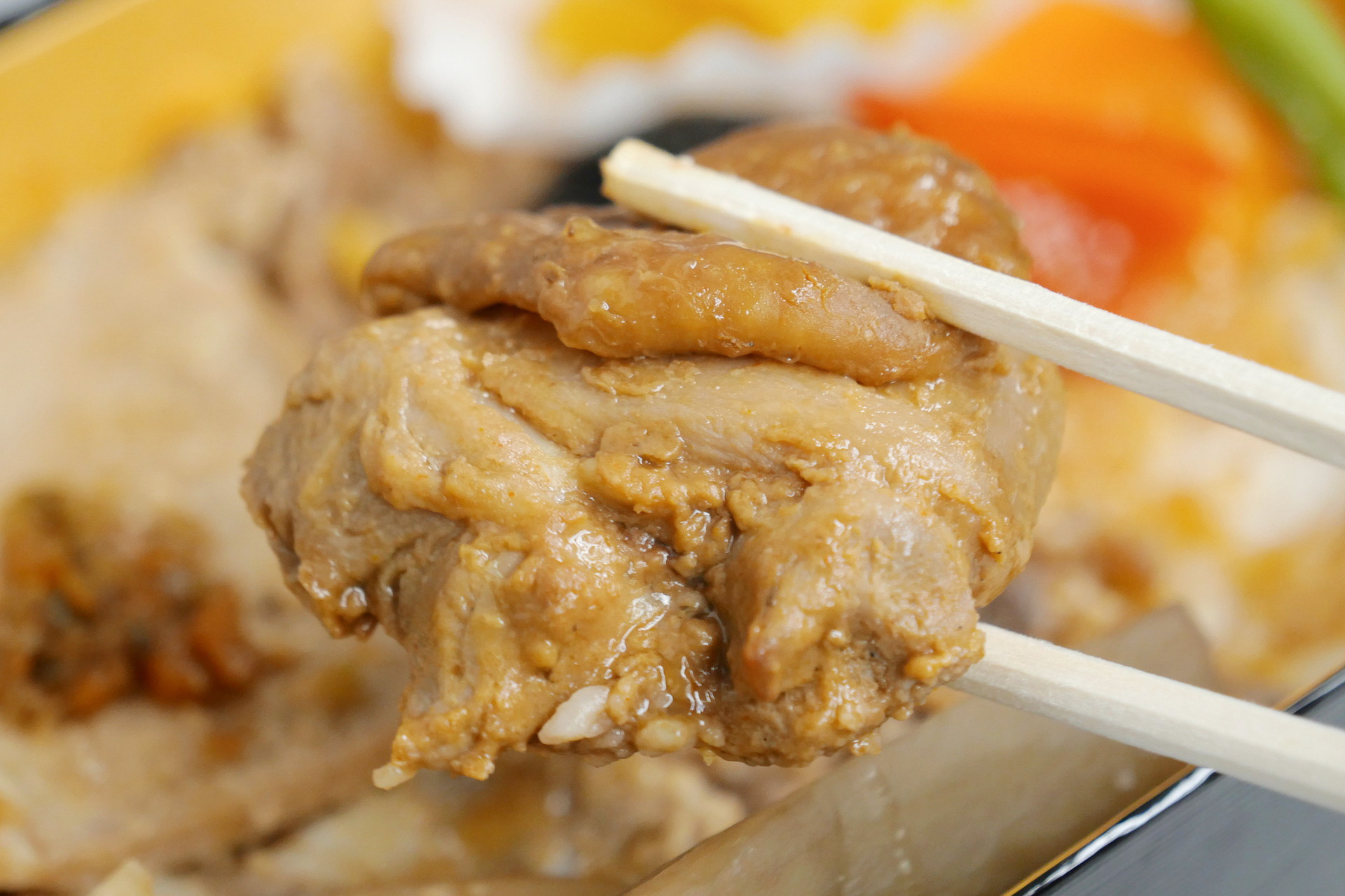 こちらは比較的甘みが強く、ジューシーな鶏肉と味噌の味わいがベストマッチ