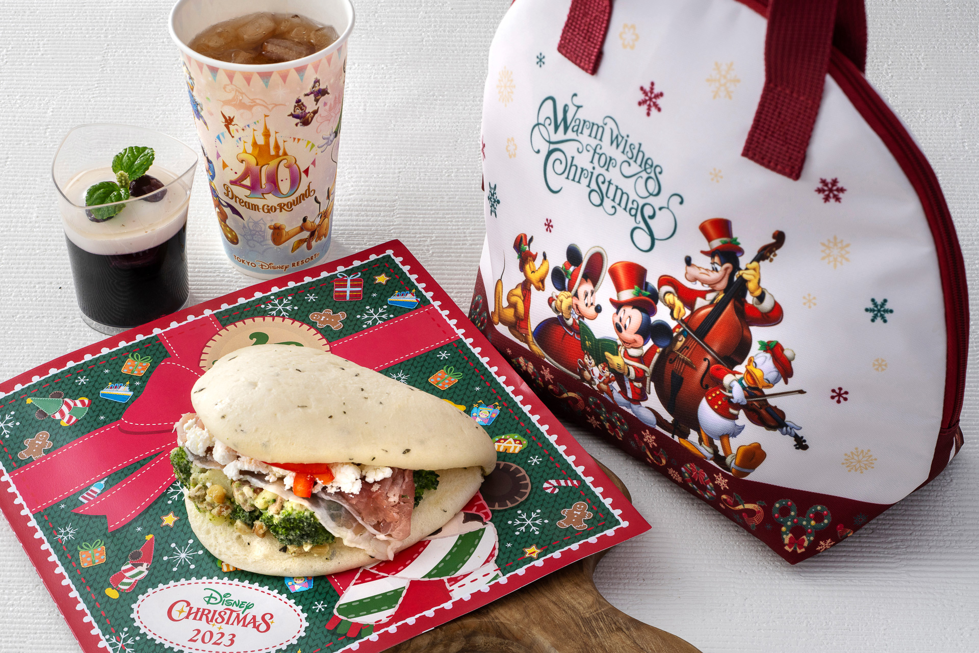 「スペシャルセット」（1170円）と「スーベニアランチケース」（対象メニューに＋1200円）