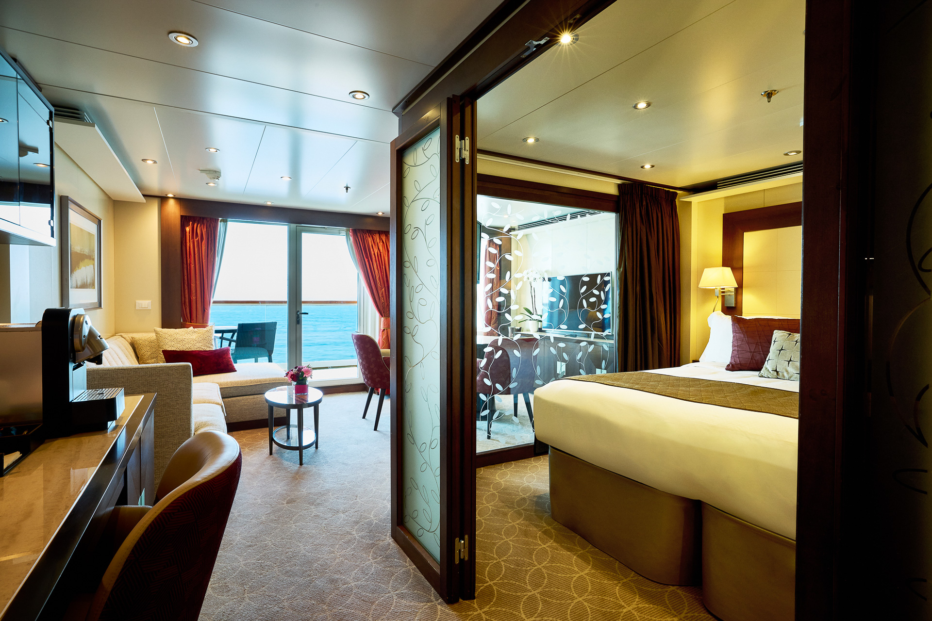 「ペントハウスSPAスイート」（4室）、「ペントハウススイート」（23室）