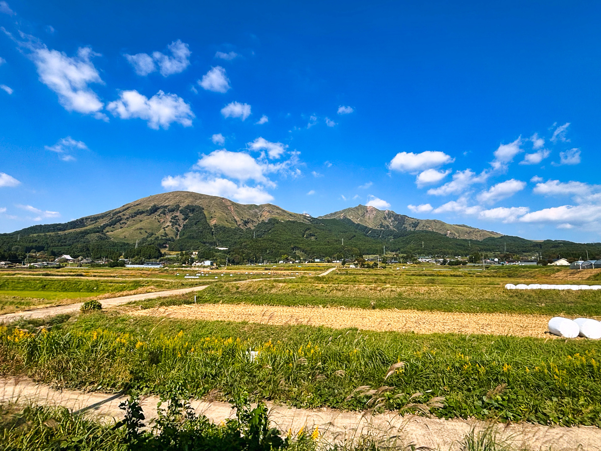 先ほどよりは山が近づいていた印象。ついつい撮りたくなる雄大な光景