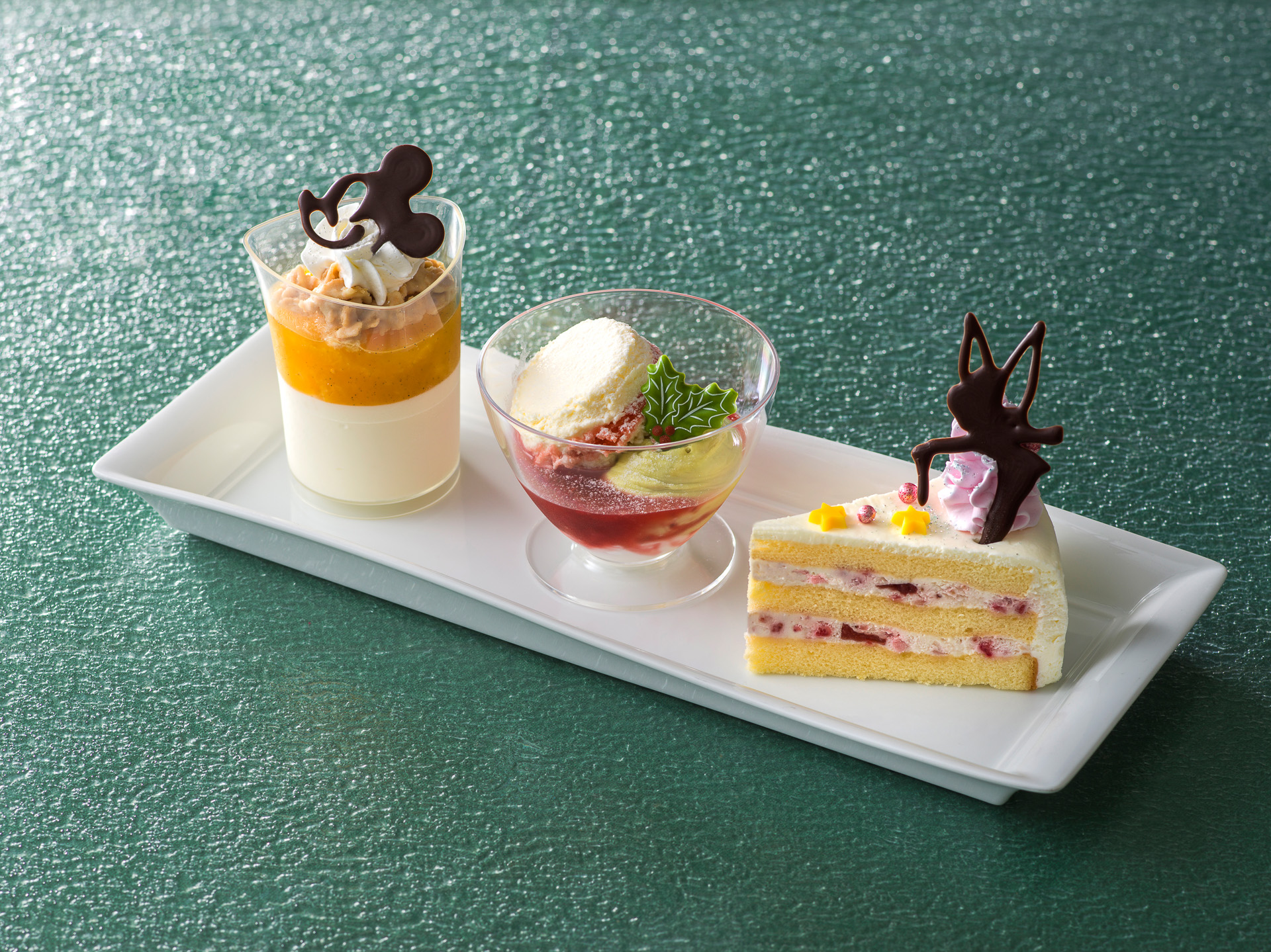 「プラザパビリオン・レストラン」の「スウィーツセット」（1580円）