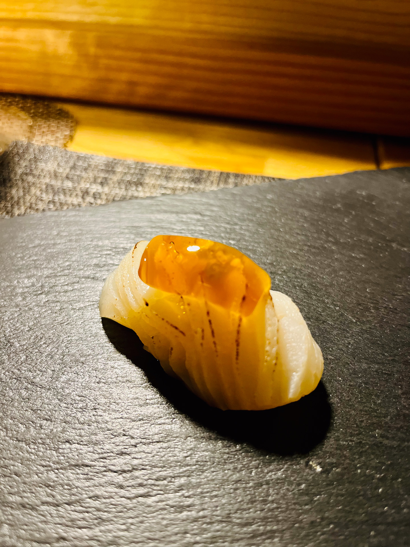 ポン酢ジュレを乗せた北海道ホタテ