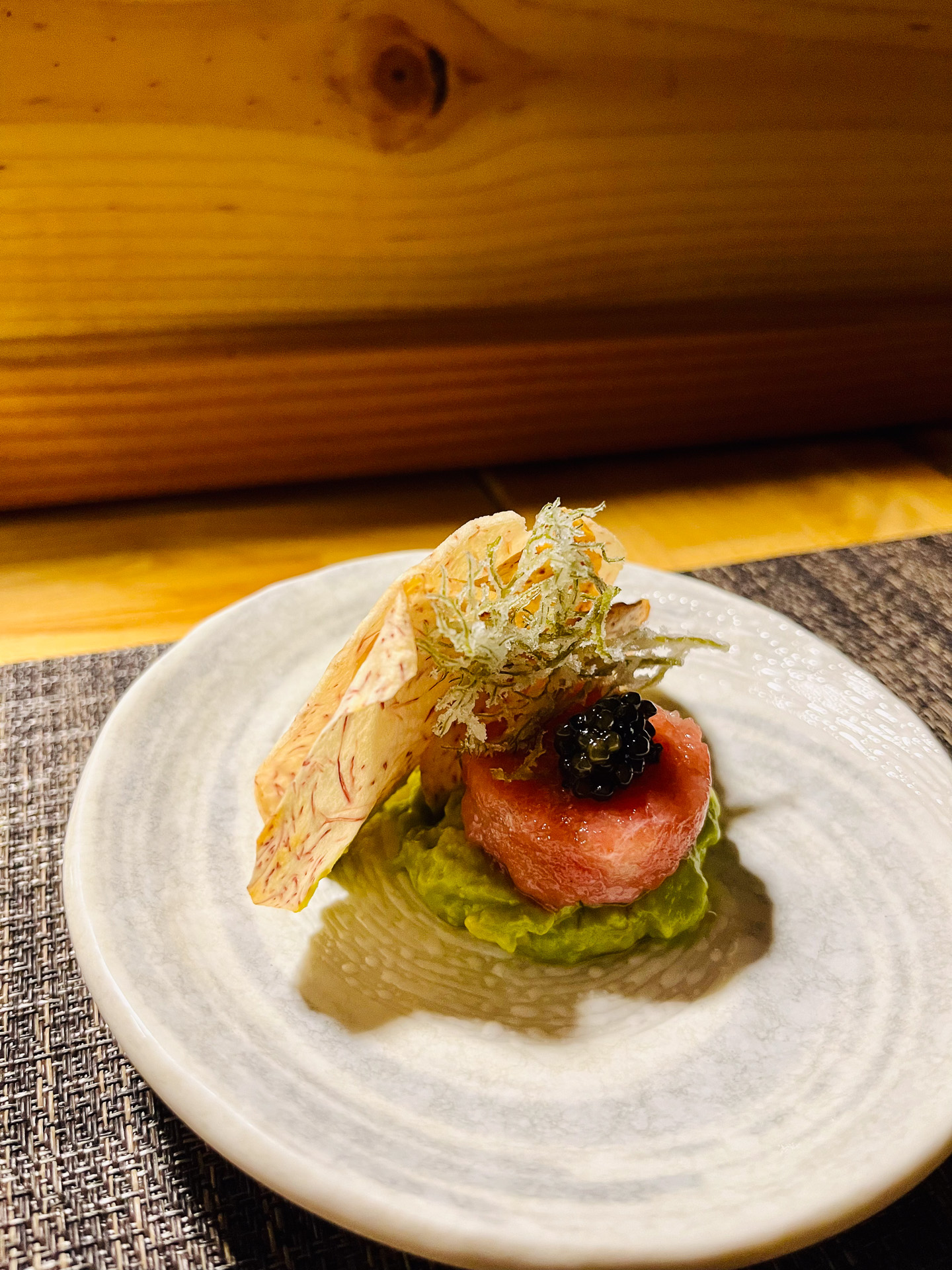 中トロタルタルのタロチップス添え