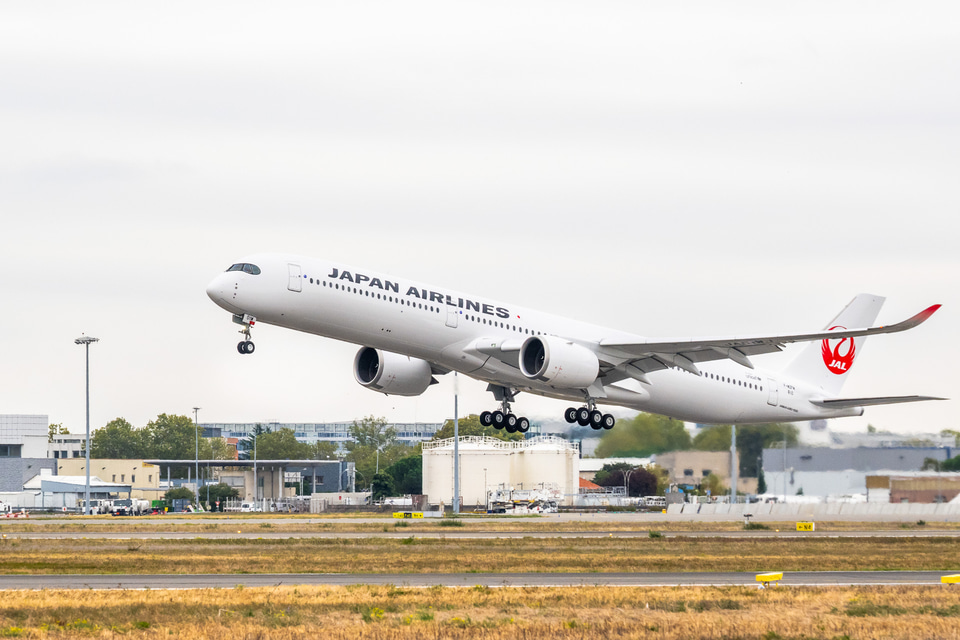 JALの国際線新機材A350-1000、初号機がテストフライト実施！ 年内就航
