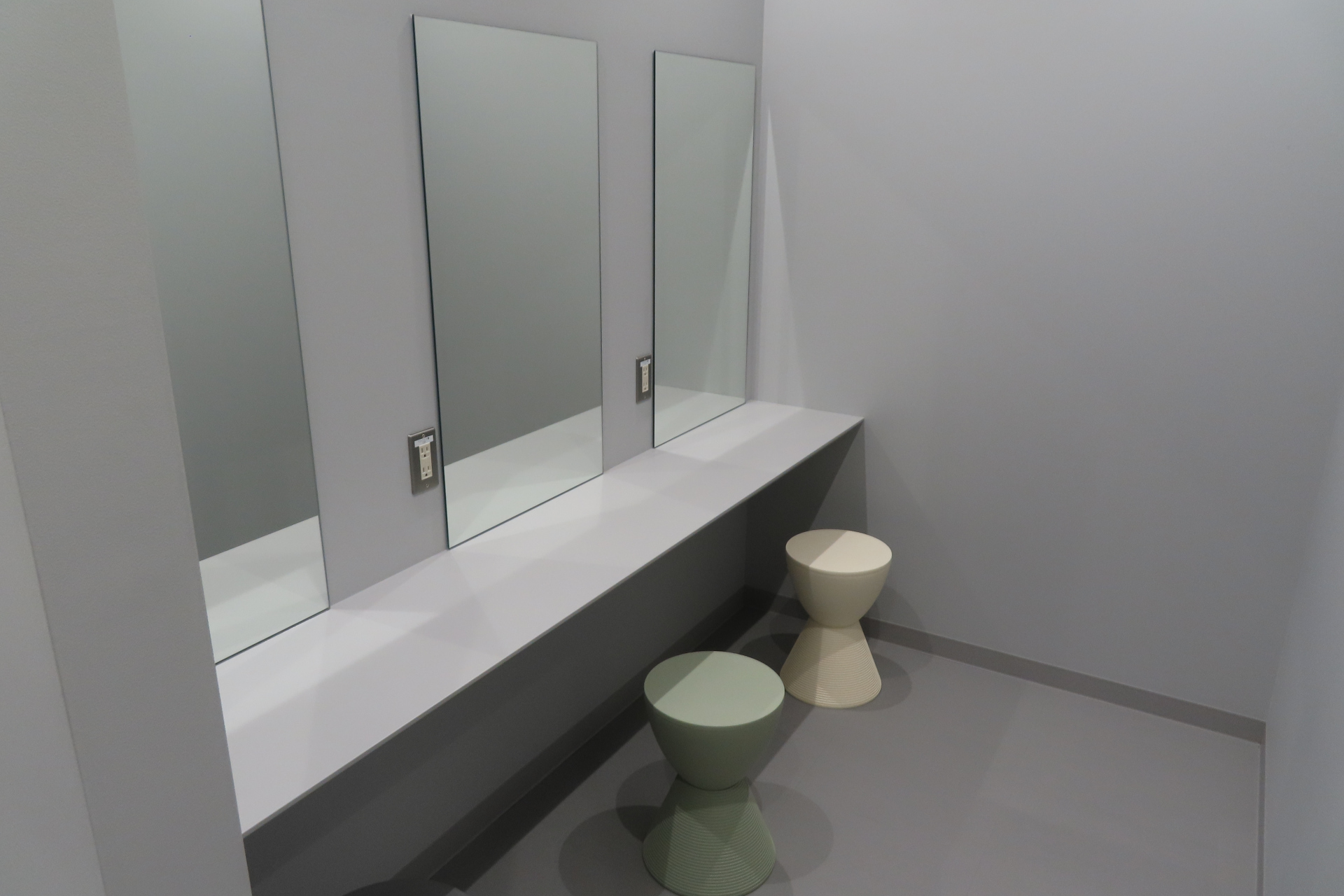 パウダールーム