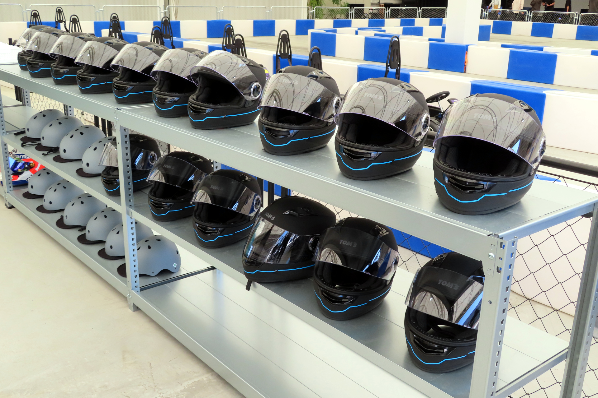 ヘルメットはレンタル可能