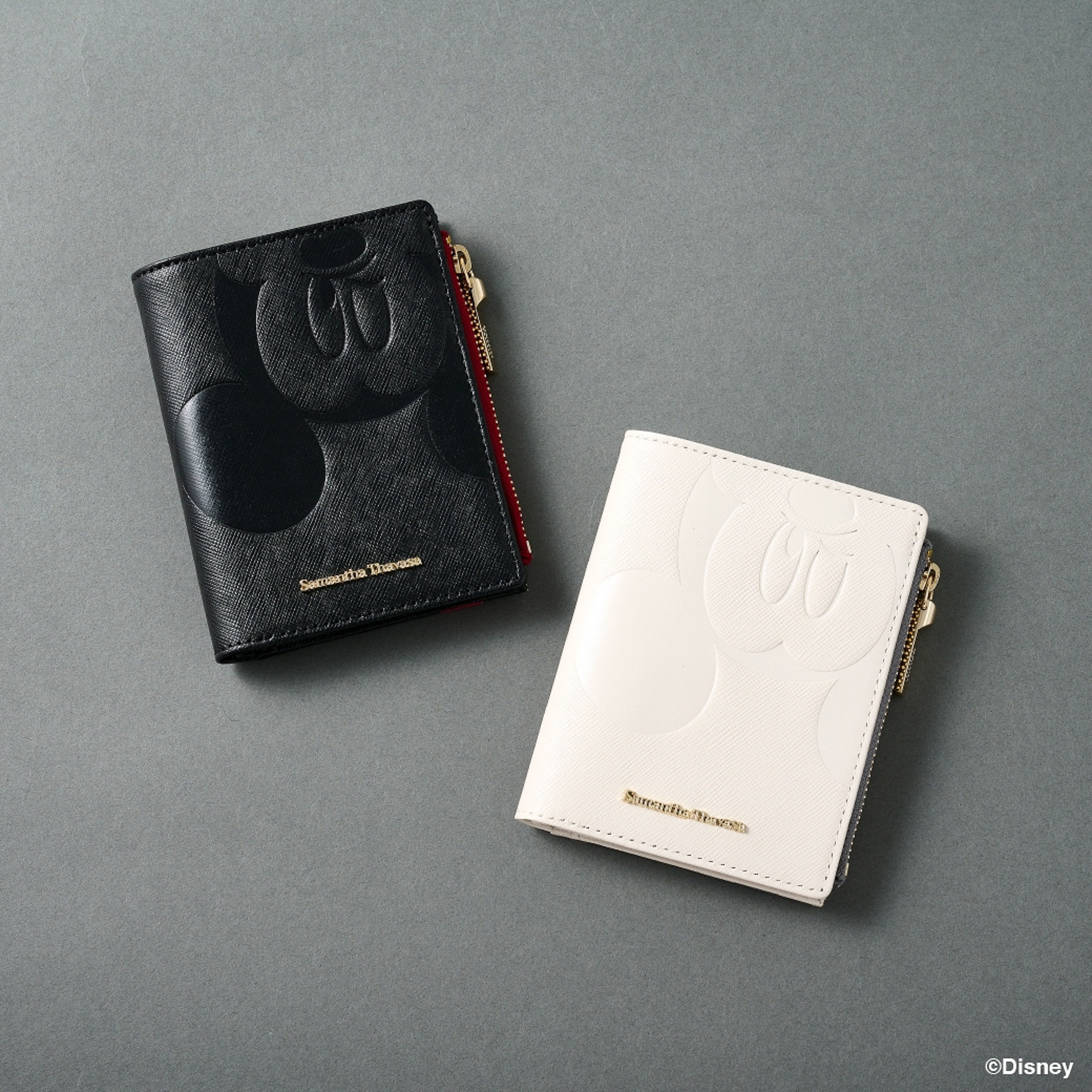 カラーはブラックとオフホワイトを用意