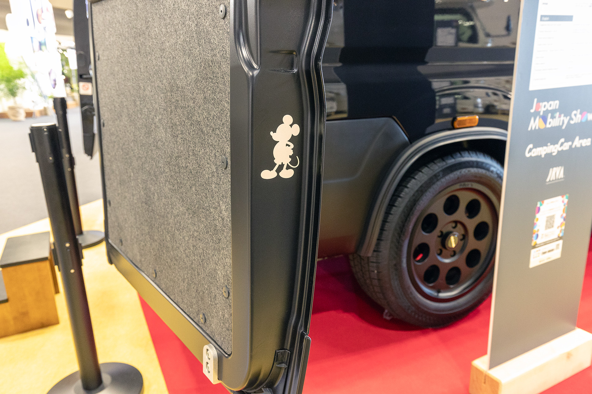 各所にミッキーがいる