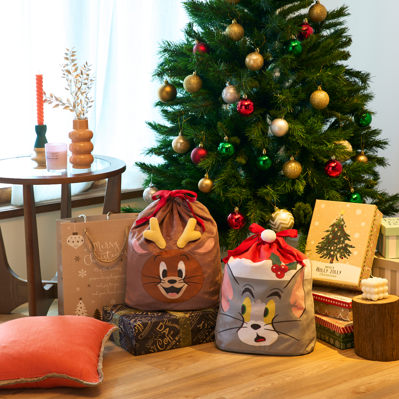 クリスマス仕様のプリント巾着袋「トムとジェリー」
