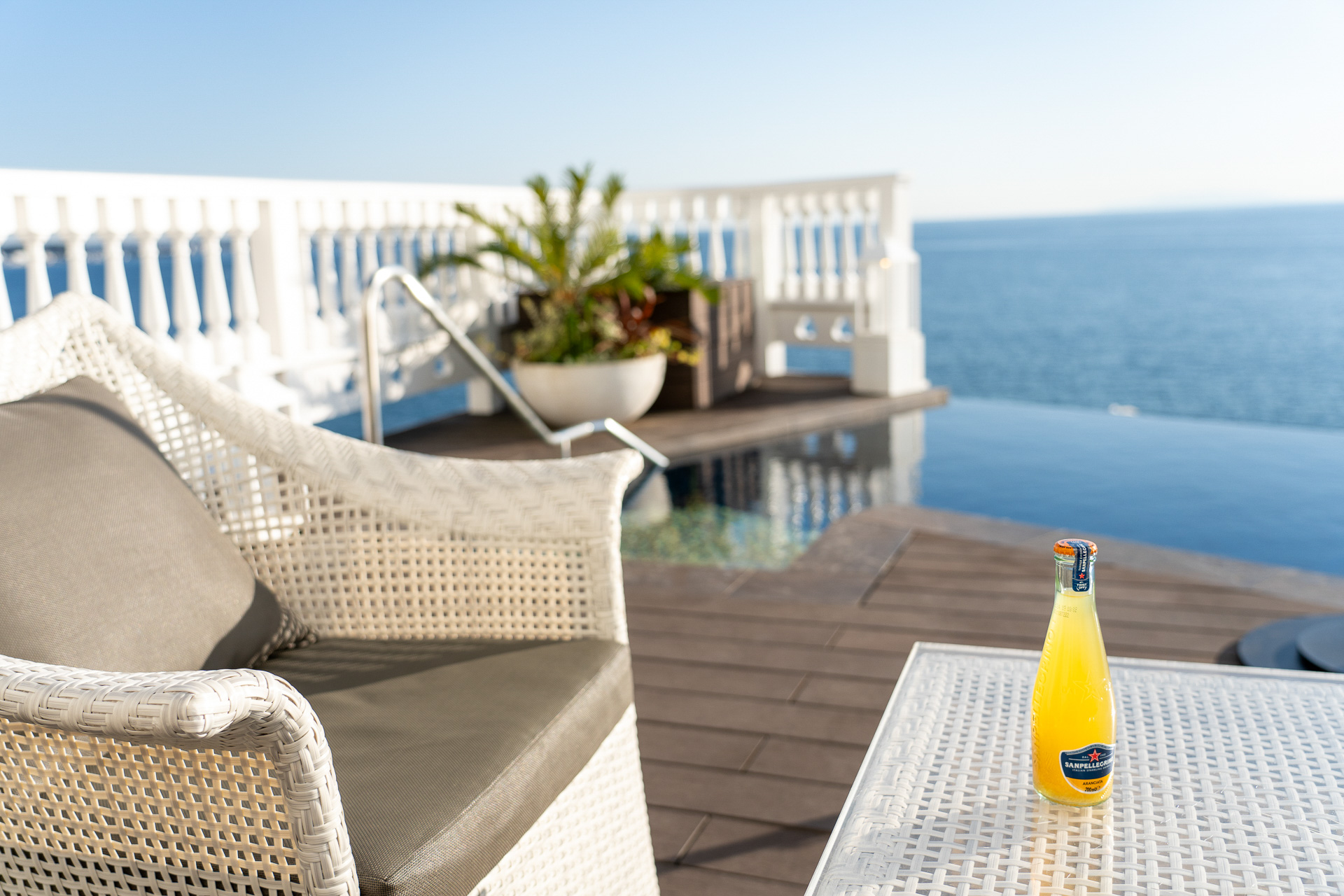 スパサイドでフリーフローのドリンクを楽しむのもいい