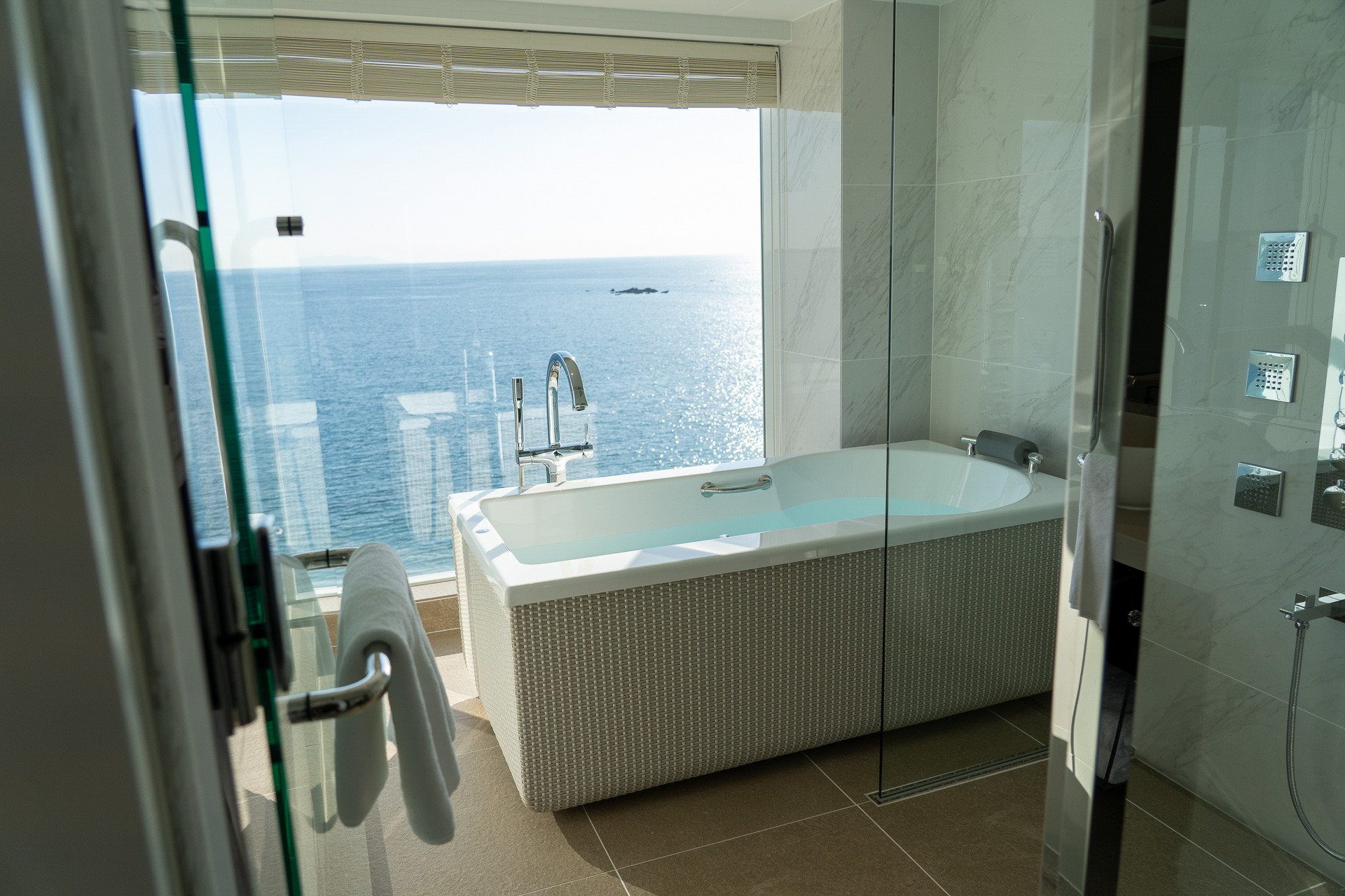 スーペリアといってもこのビューバスがすごい