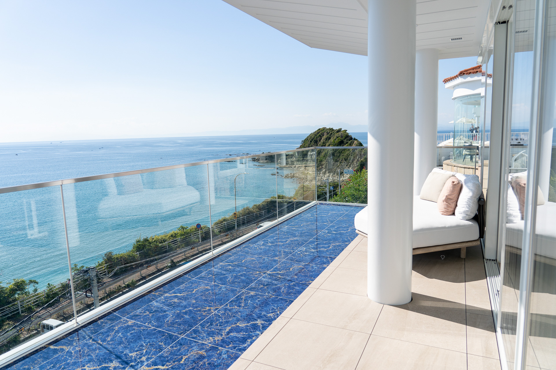 水盤テラスがあるのでぜひワンちゃんと一緒に映え写真を！