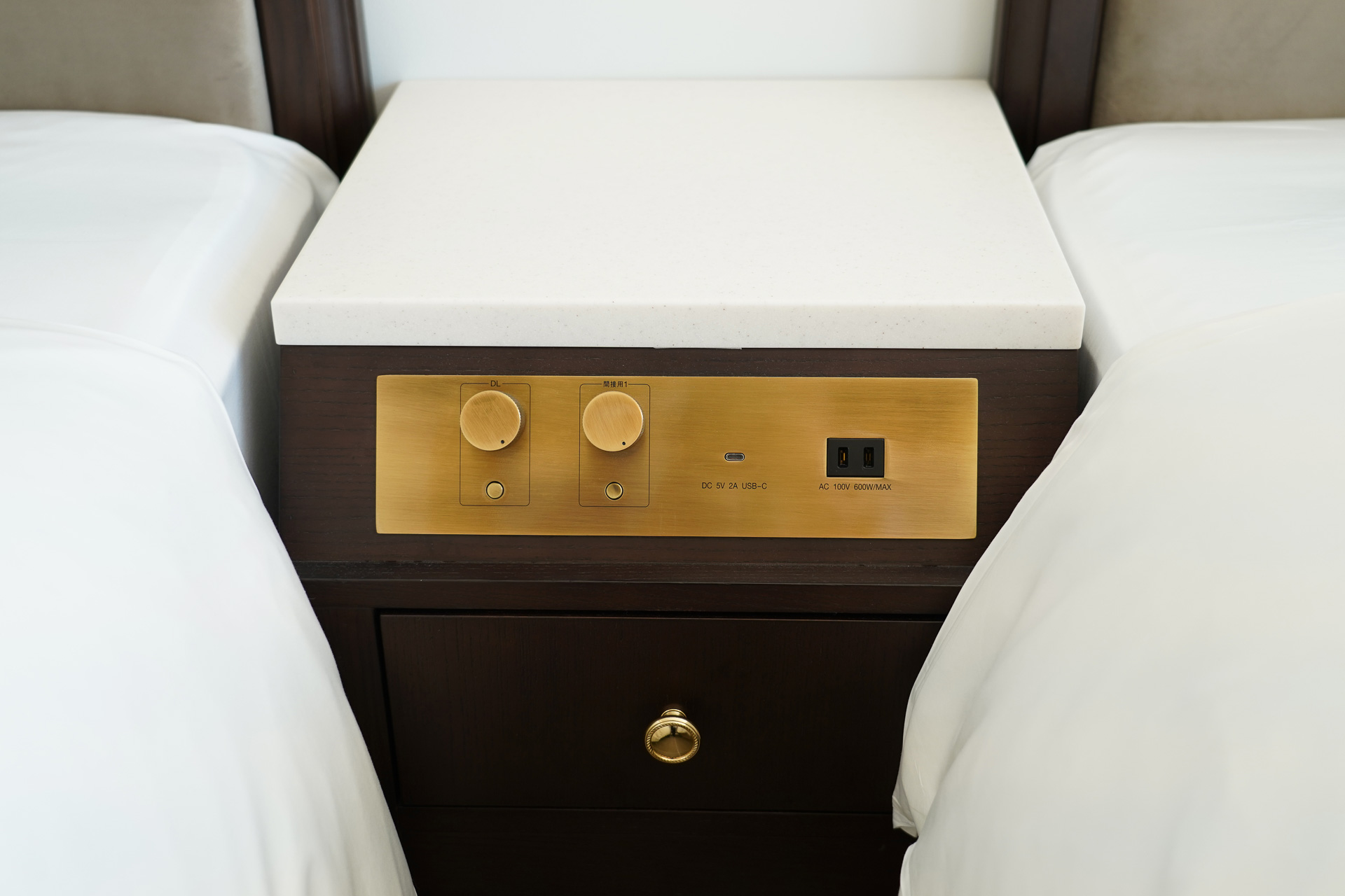 枕元はUSB Type-Cの充電ポート