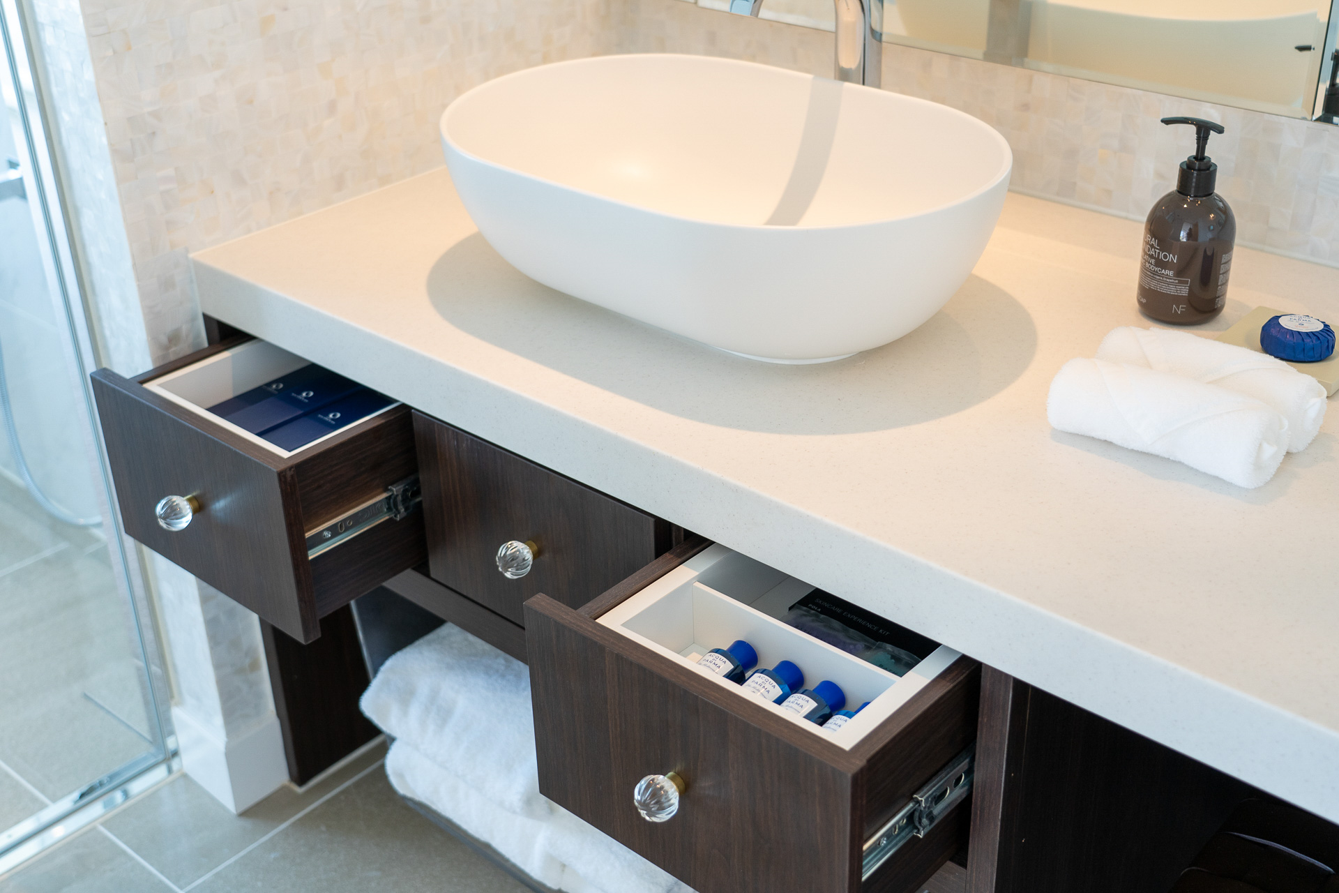 今治タオルやRefaのヘアドライヤーなどが揃う