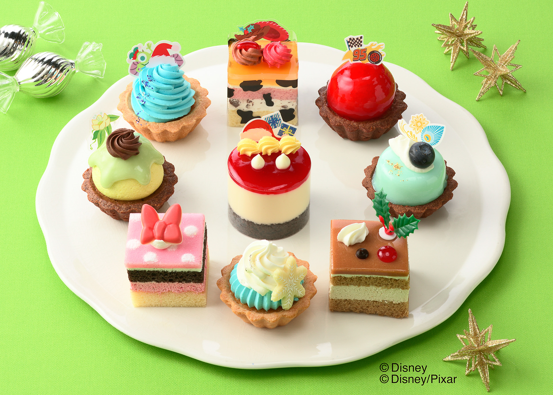 銀座コージーコーナーの「＜ディズニー/ピクサー＞クリスマス・コレクション（9個入）」（3200円）