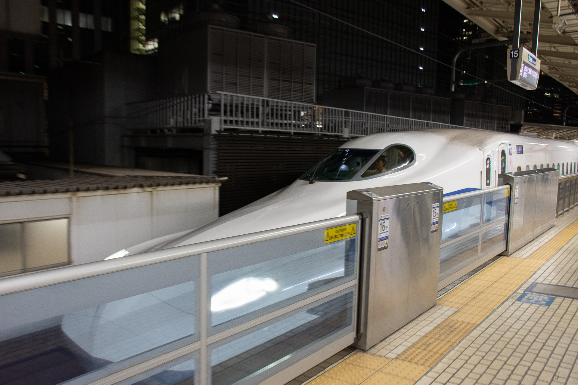 訓練は実車を使って品川～新横浜間で行なった