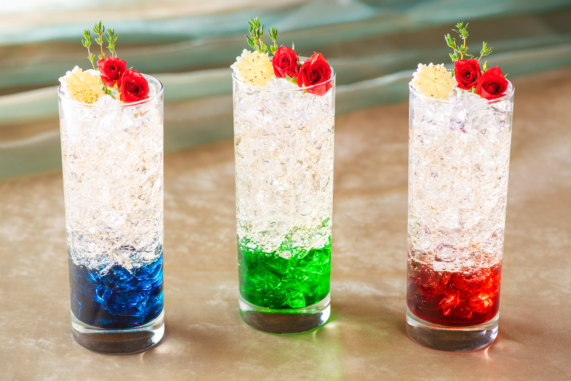 東京ディズニーシー・ホテルミラコスタ内の各レストランで味わえる「“ディズニー・クリスマス”スペシャルドリンク」