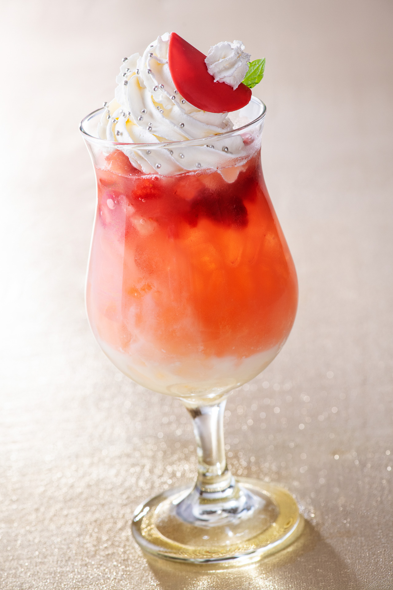 ドナルドダックデザインの「オリジナルチャーム」付き