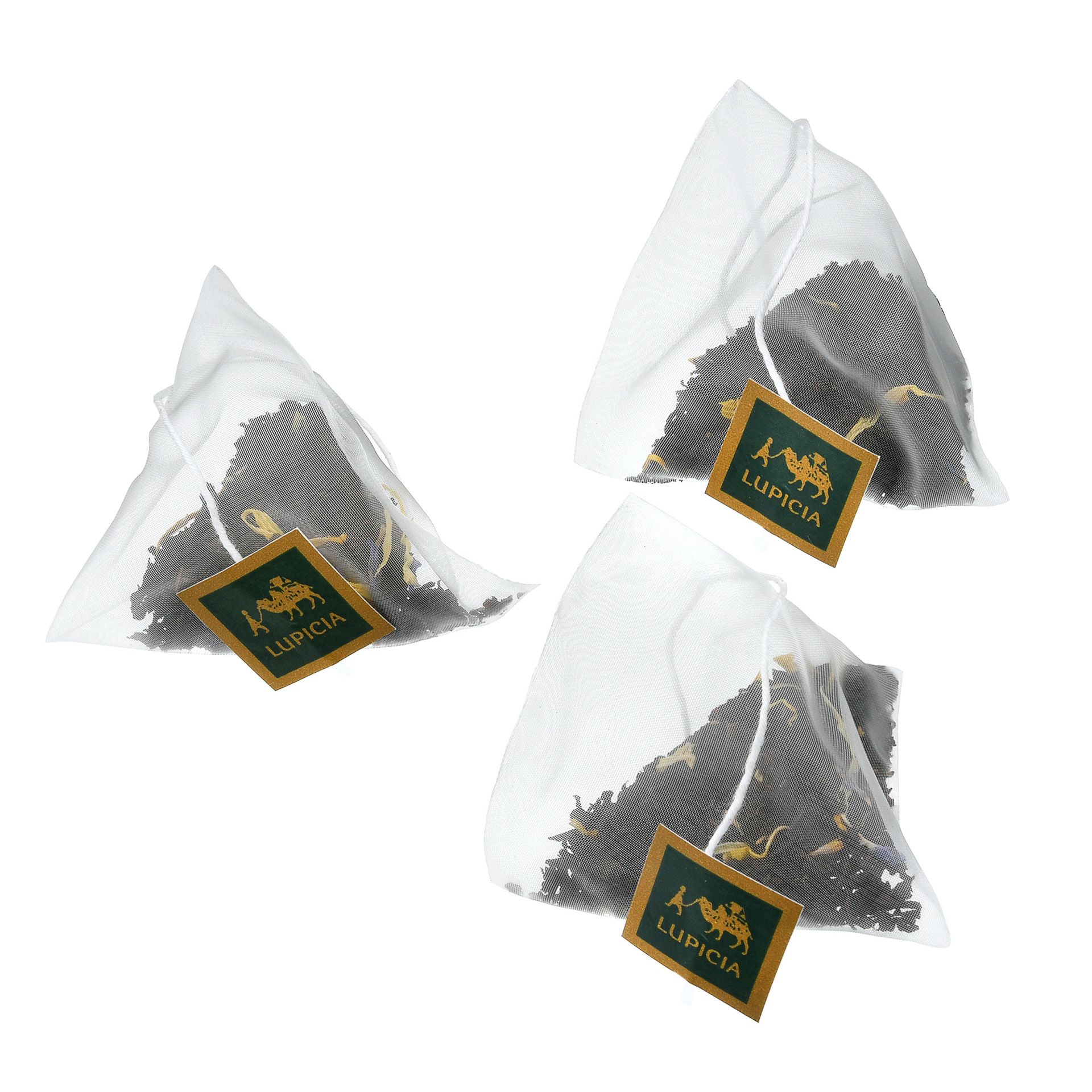 オレンジとマンゴーの香りが広がる紅茶入り。花びらもトッピング