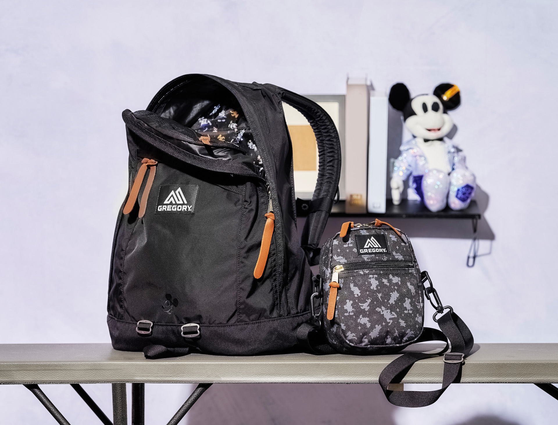 ディズニーストアがアウトドアブランド・GREGORYとの共同企画アイテムをアナウンス