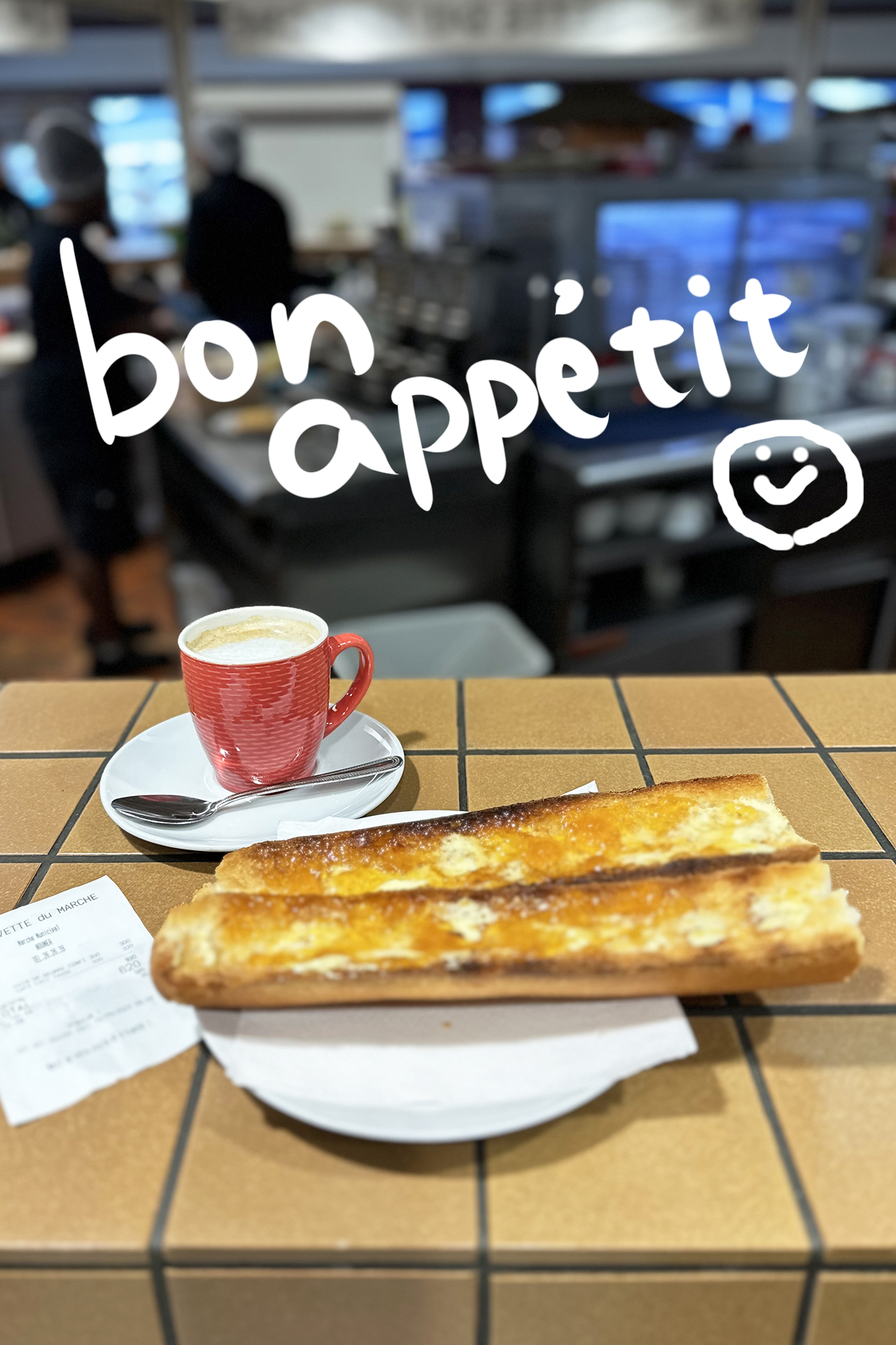 わ～い、美味しそう♪　ジャムは3種類くらいのなかからアプリコットをチョイス