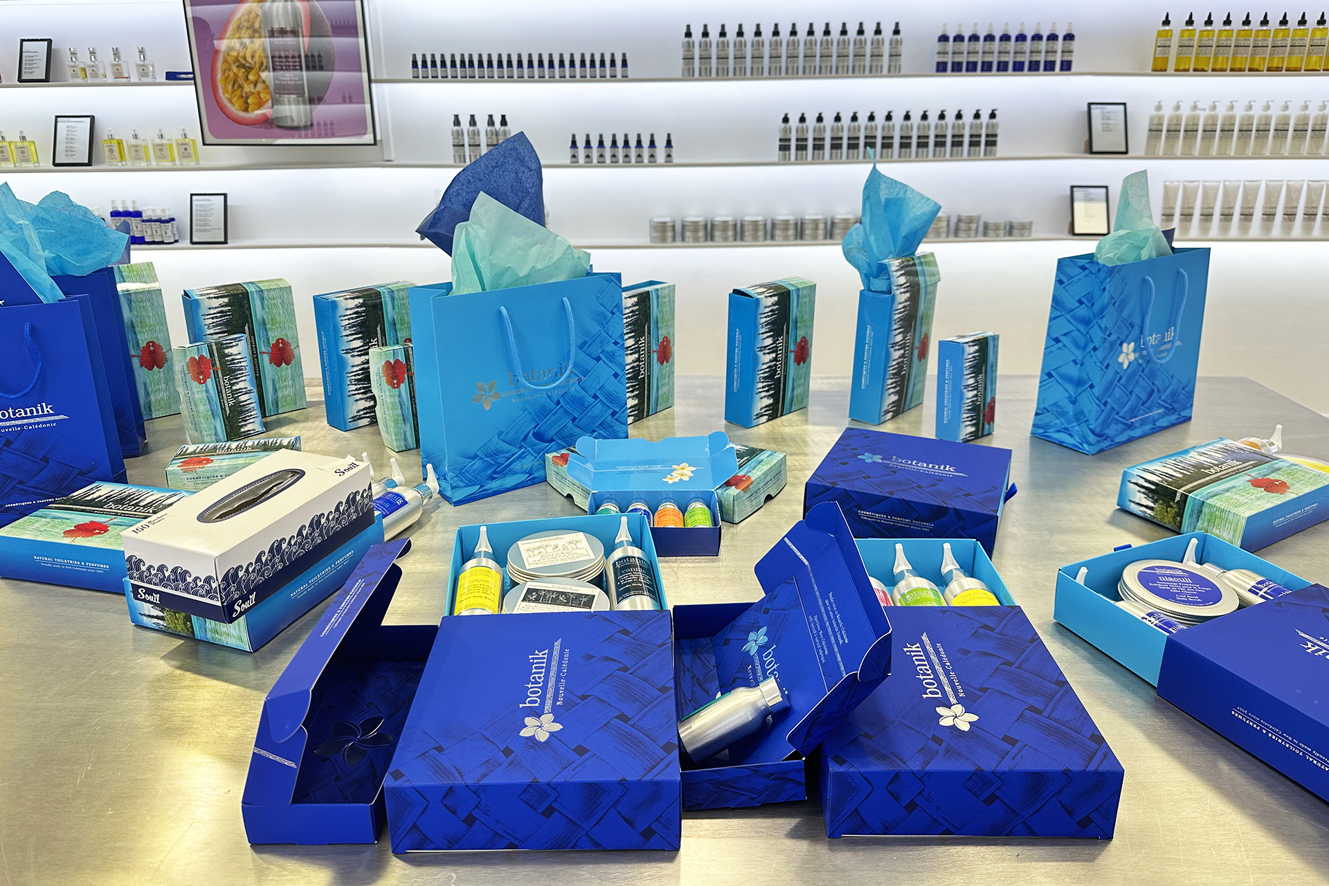ニューカレドニアの地域住民によって収穫された伝統的な植物から香水やオイルを抽出して作られるボディケア製品「ボタニック・オー・プラント・カナック コレクション」はお土産にぴったり