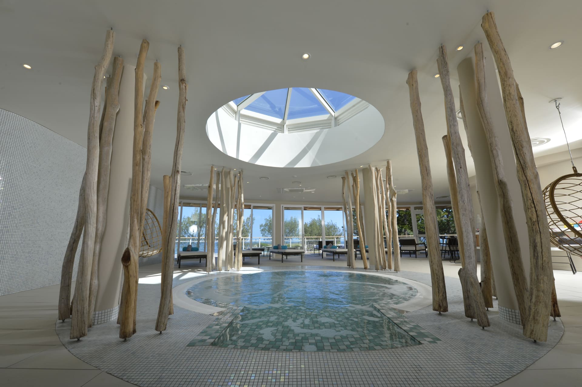 ジャグジーやサウナなどが利用できるスパアクセス料金は、宿泊者が3000CFP、宿泊者以外は4200CFP。同日にトリートメントを受ける人は2700CFPに（写真提供：DEEP NATURE SPA NOUMEA）