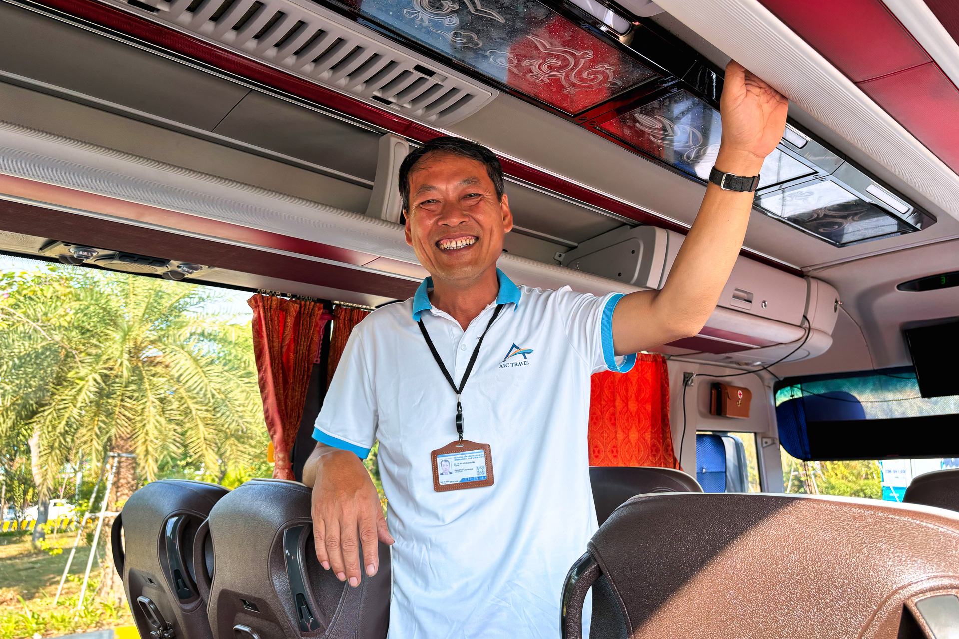 今回のツアーのガイドであるタイさん。AIC TRAVELに所属していて日本語も堪能。明るいキャラクターで参加者を楽しませてくれる