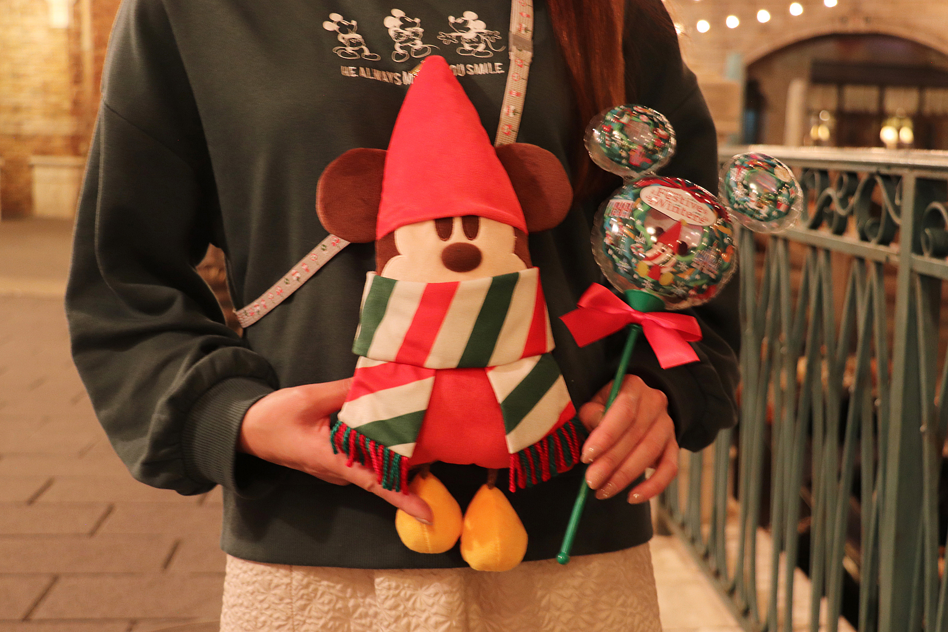 リルリンリンの身に付けグッズをプラスして、クリスマスコーデを仕上げよう