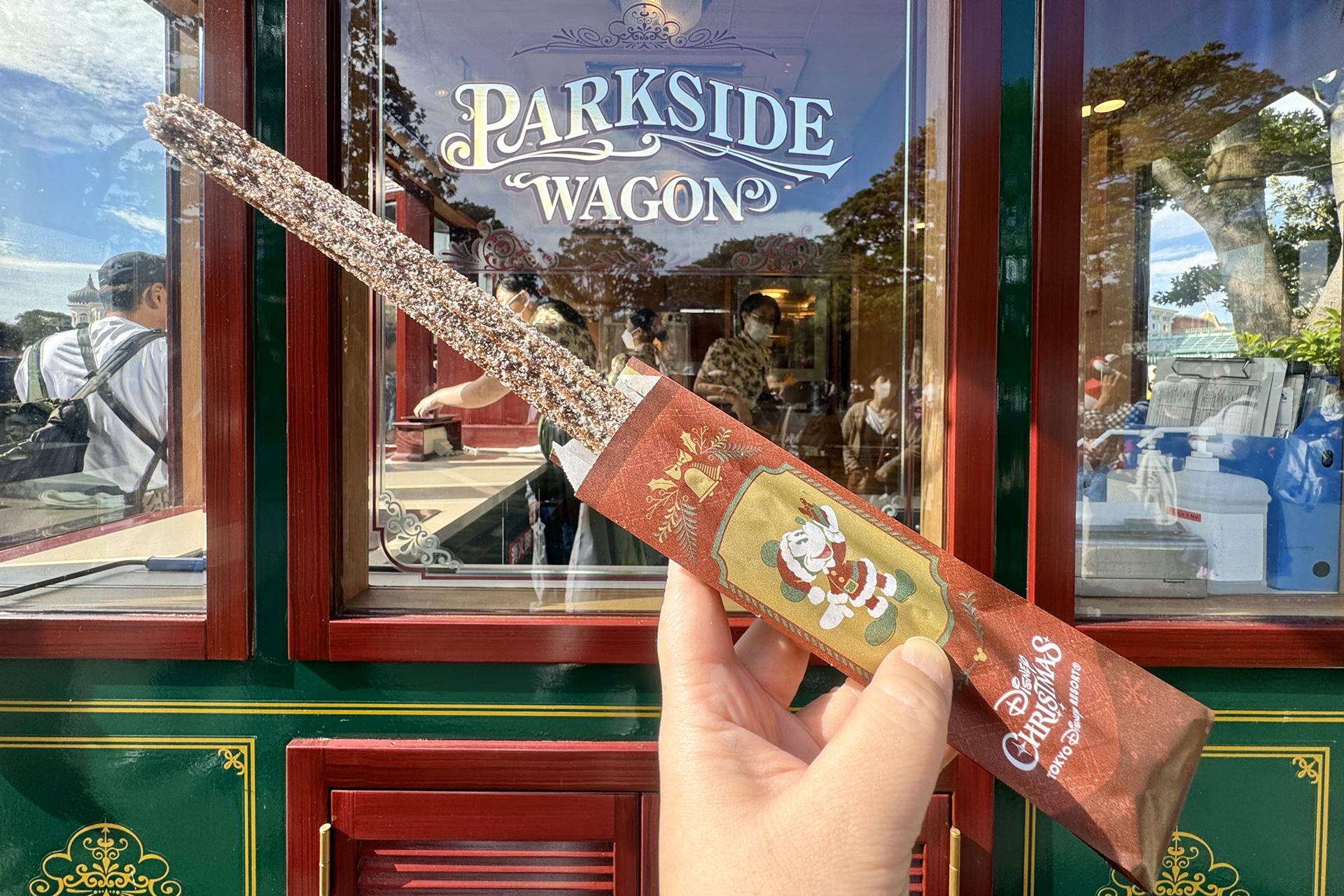 待望の「チョコレートチュロス」はクリスマスシーズンの定番！