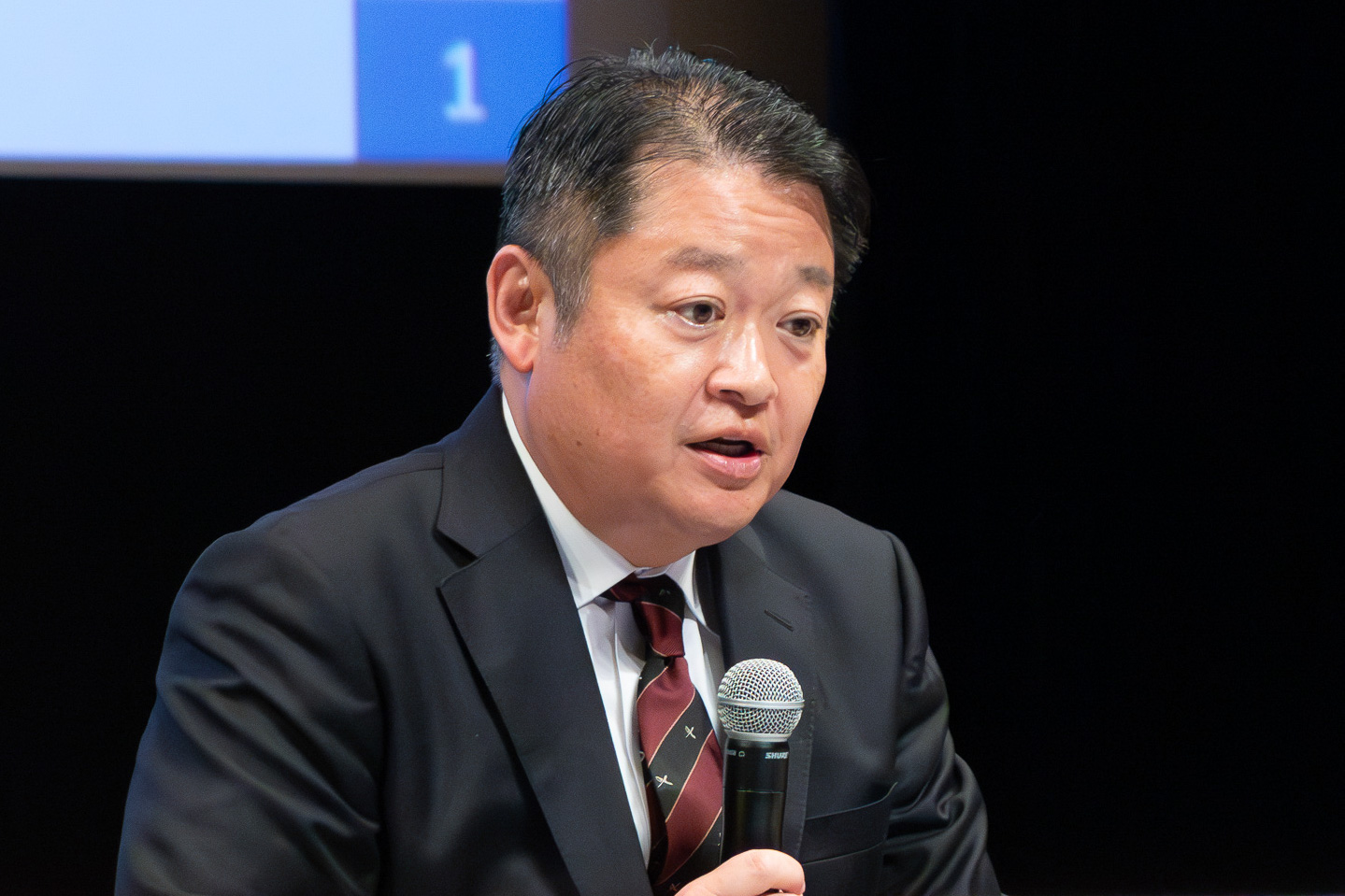 山梨県知事 長崎幸太郎氏