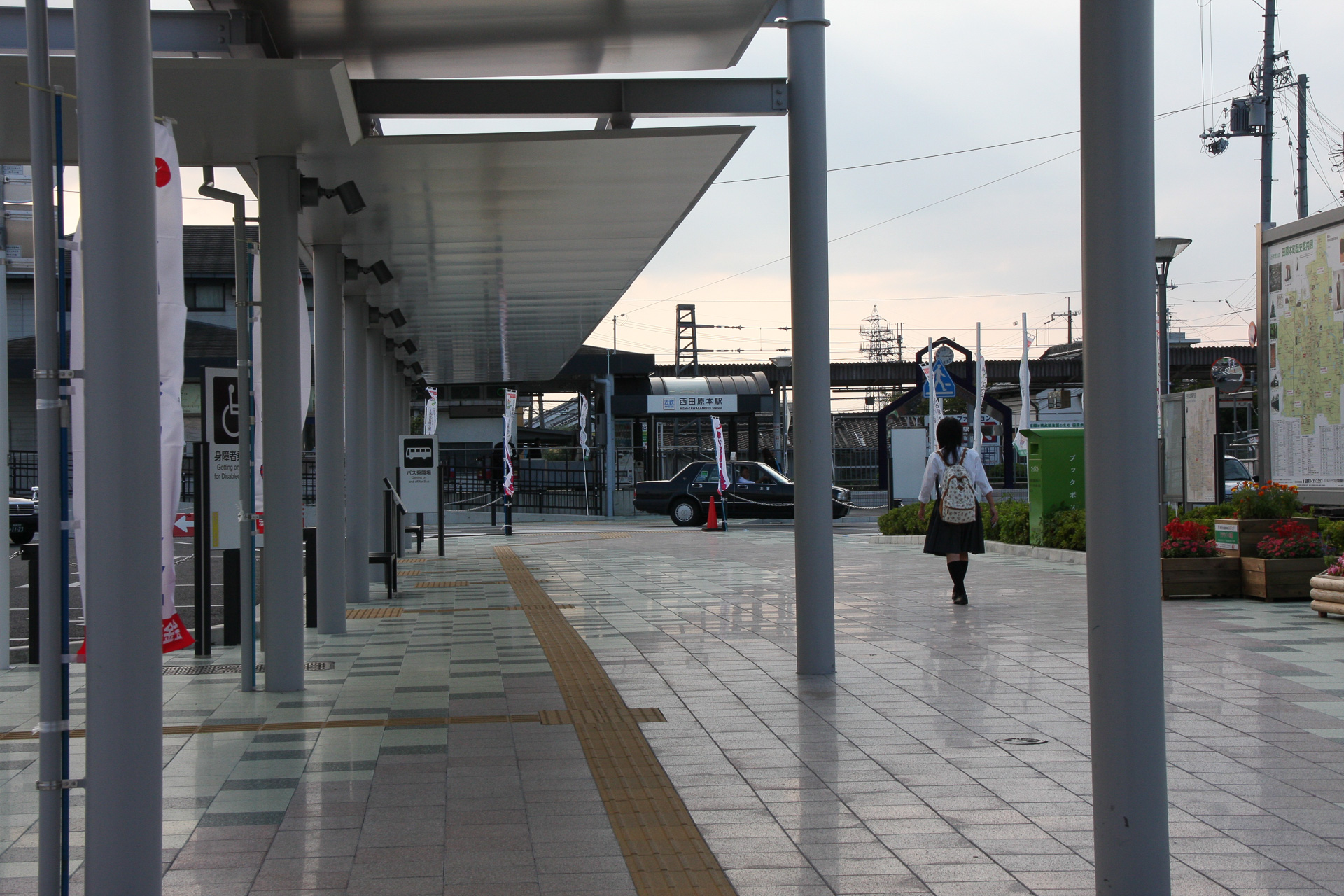 田原本線の西田原本駅。橿原線の田原本駅は、この背後にある