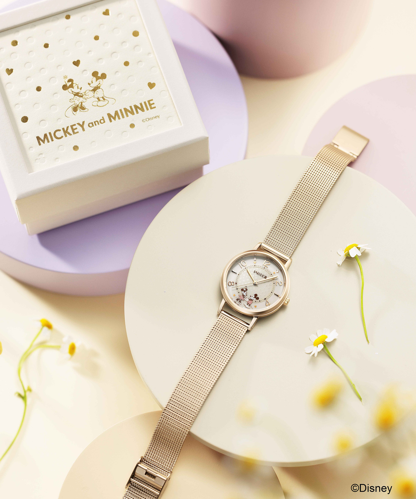 肌なじみのよいカラーでさりげなくディズニー愛を主張できるはず