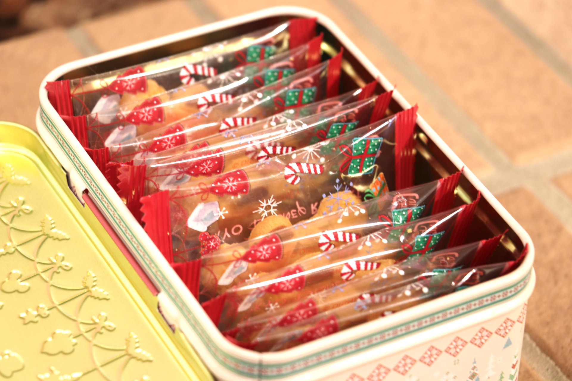 1缶に10枚入って900円