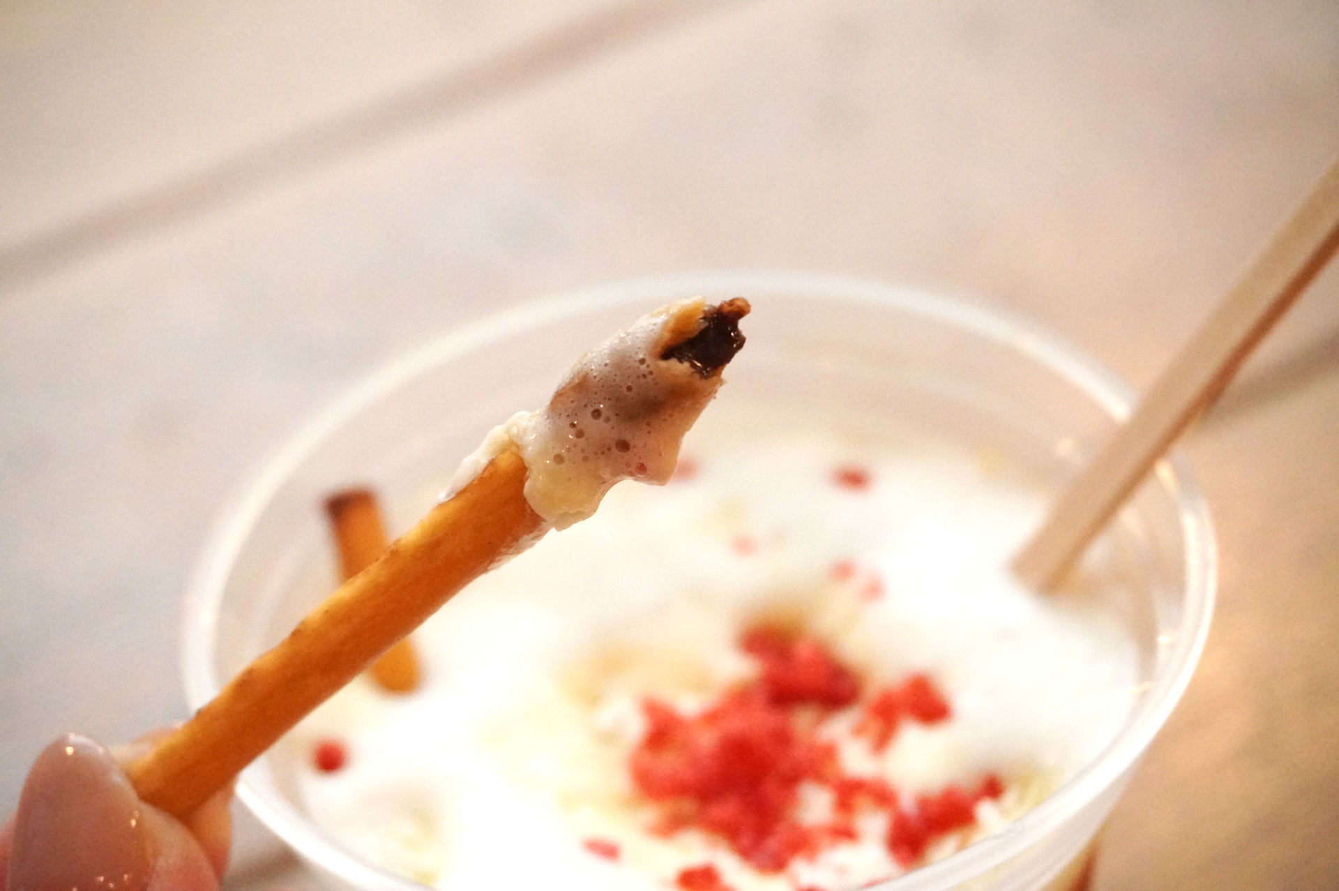 プレッツェルのチョコが溶けだすと、カフェモカのようなまろやかな味わいに