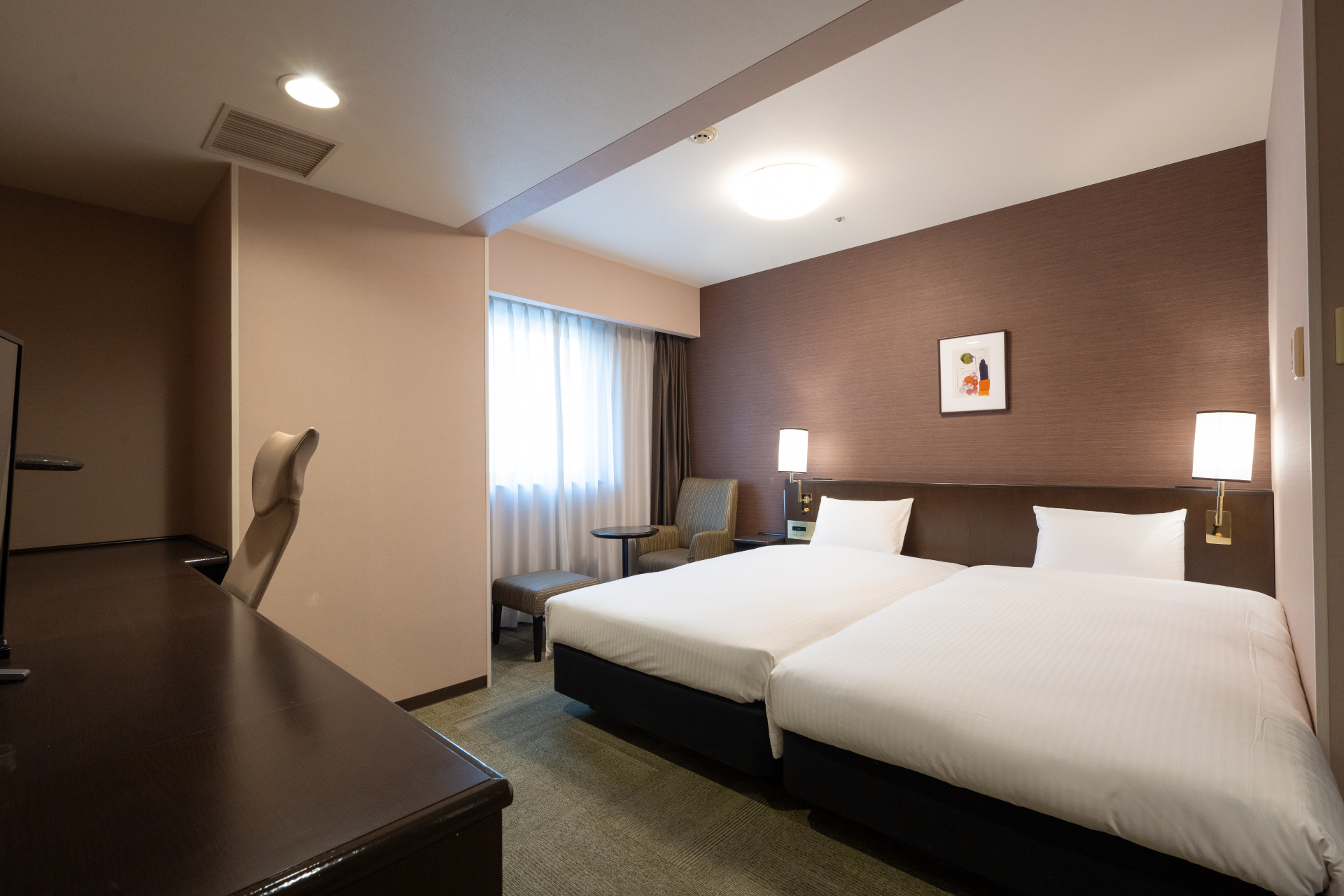 自動チェックイン機を完備予定