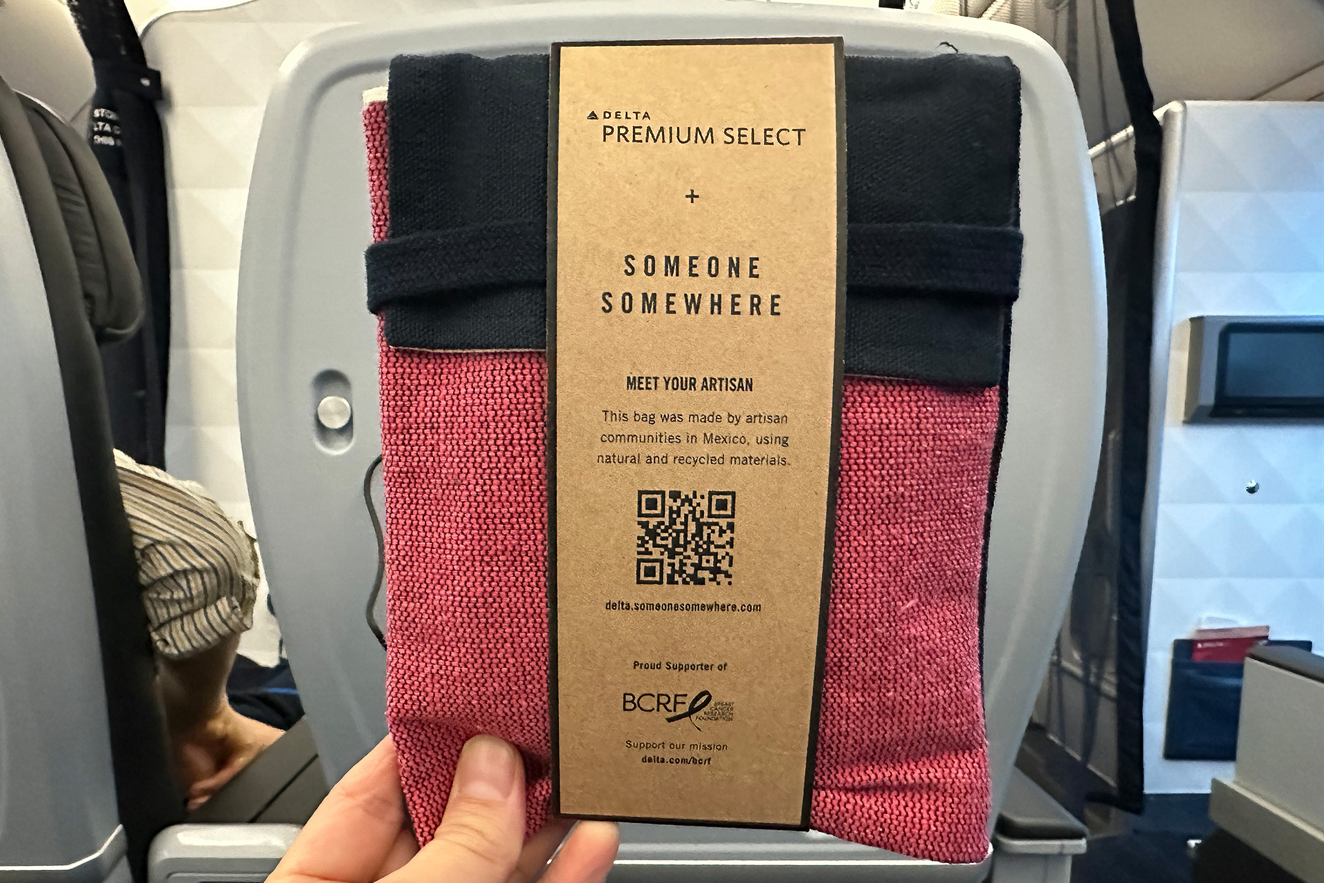 ファスナーやパッケージのプラスチック類をなくして天然素材で作られたハンドメイド