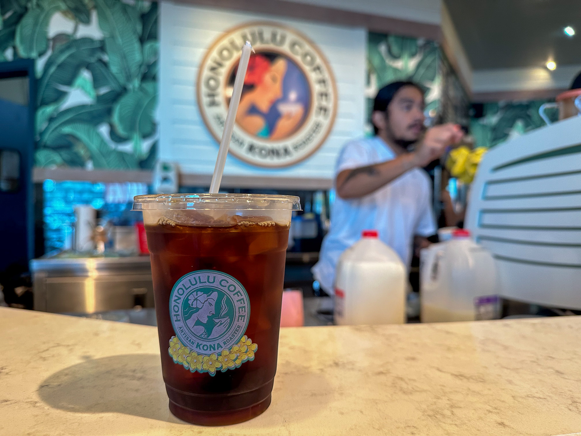 テイクアウトしたコールドブリューコーヒー