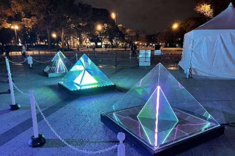 花壇エリア「クリスタル・ピラミッド」