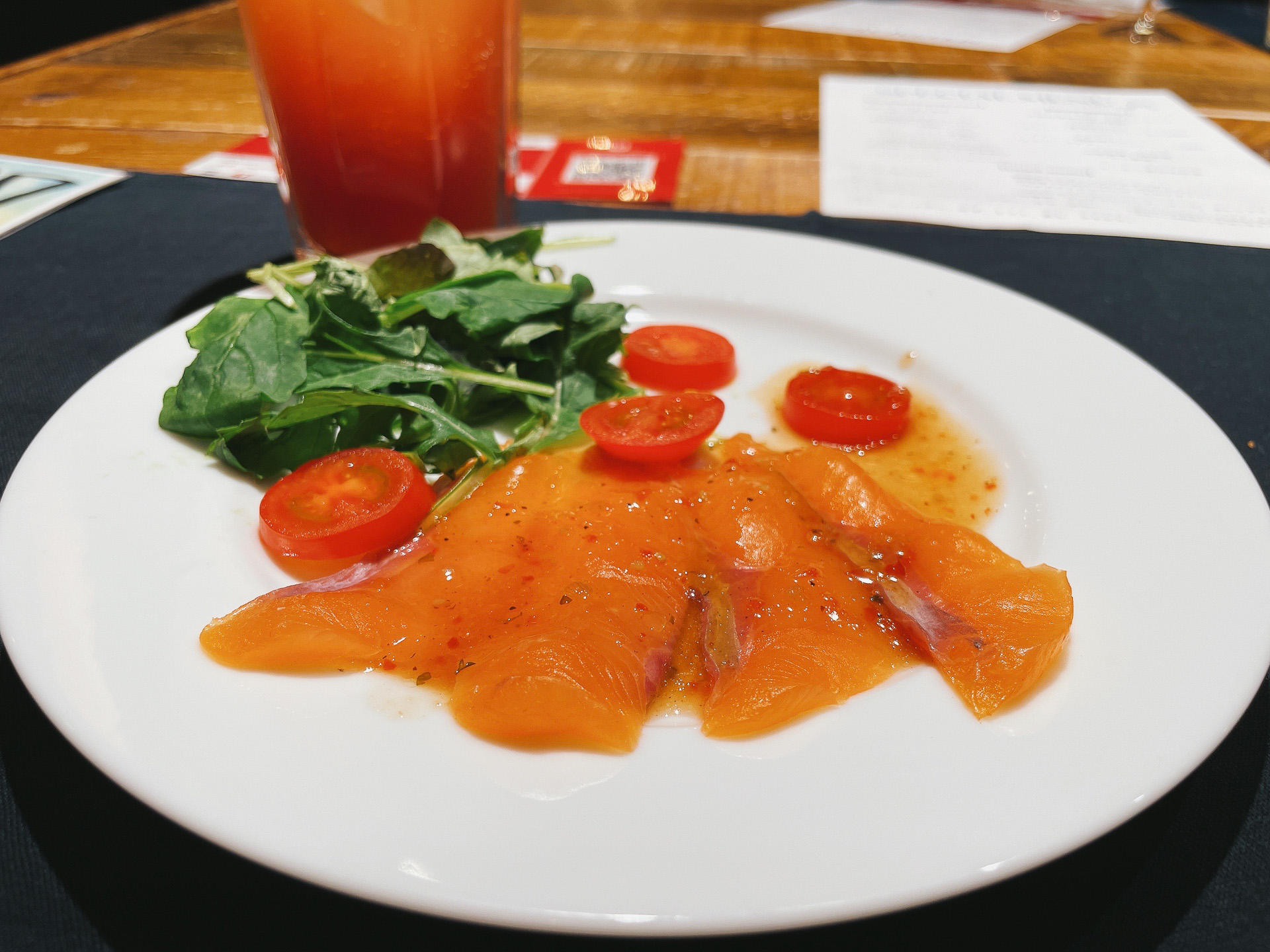 神鍋清流サーモンのカルパッチョ