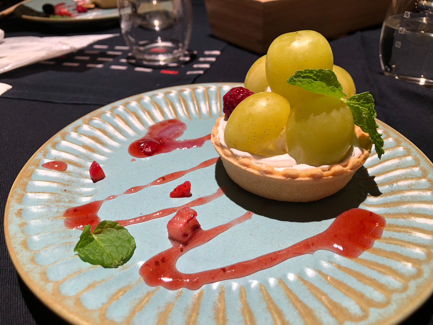 豊岡のシャインマスカットを使用したタルト