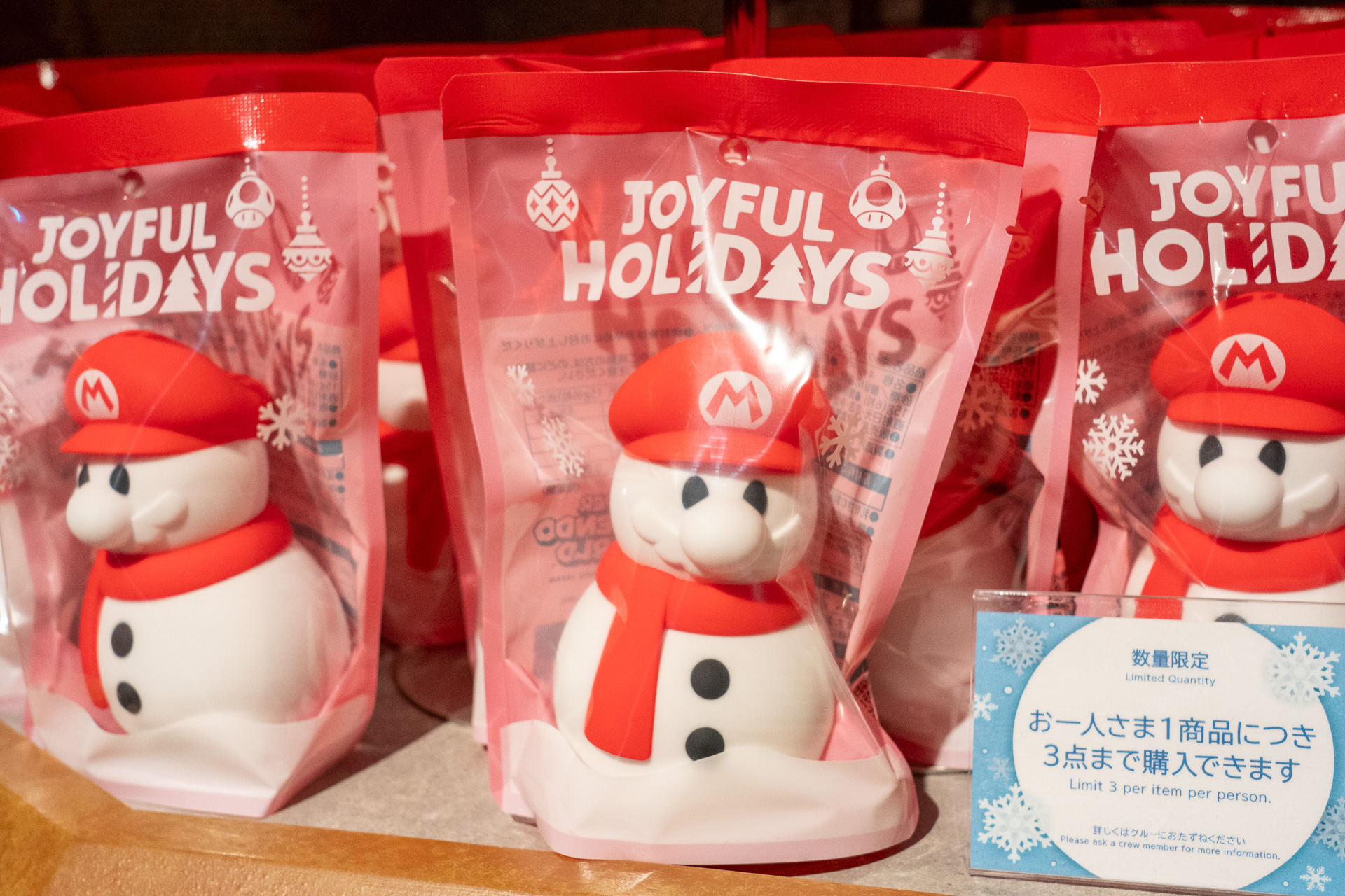 6粒入りキャンディ（1900円）。あとで使えるシリコンポーチに入っている