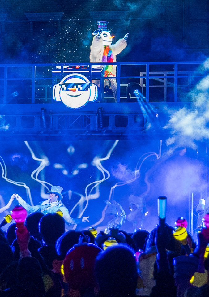 USJのクリスマス、4年ぶり開催のクリスマス・ライブショー「フロス