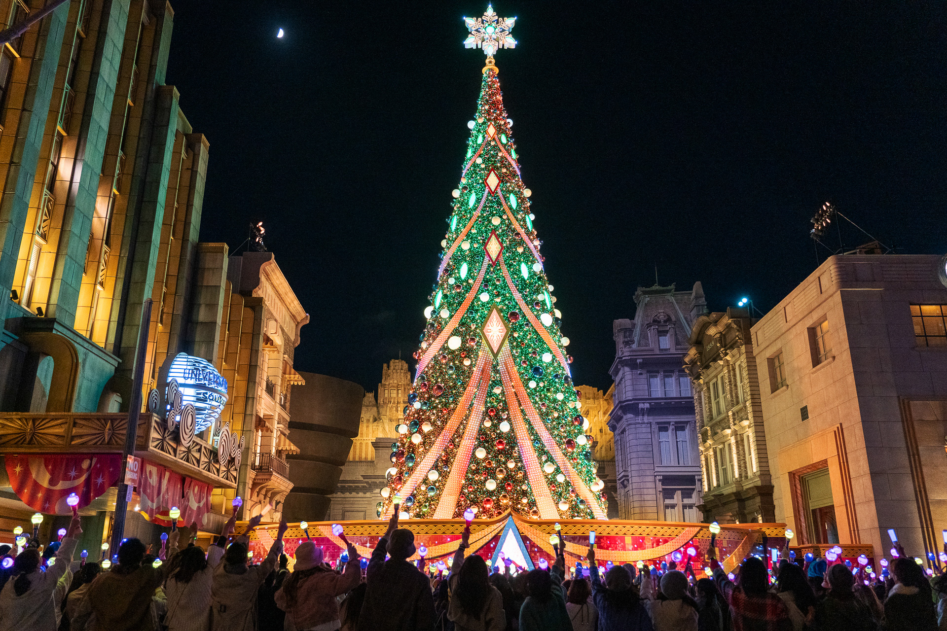 今年のUSJのツリーはこれ！　超興奮の冬をより一層盛り上げる新デザインだ