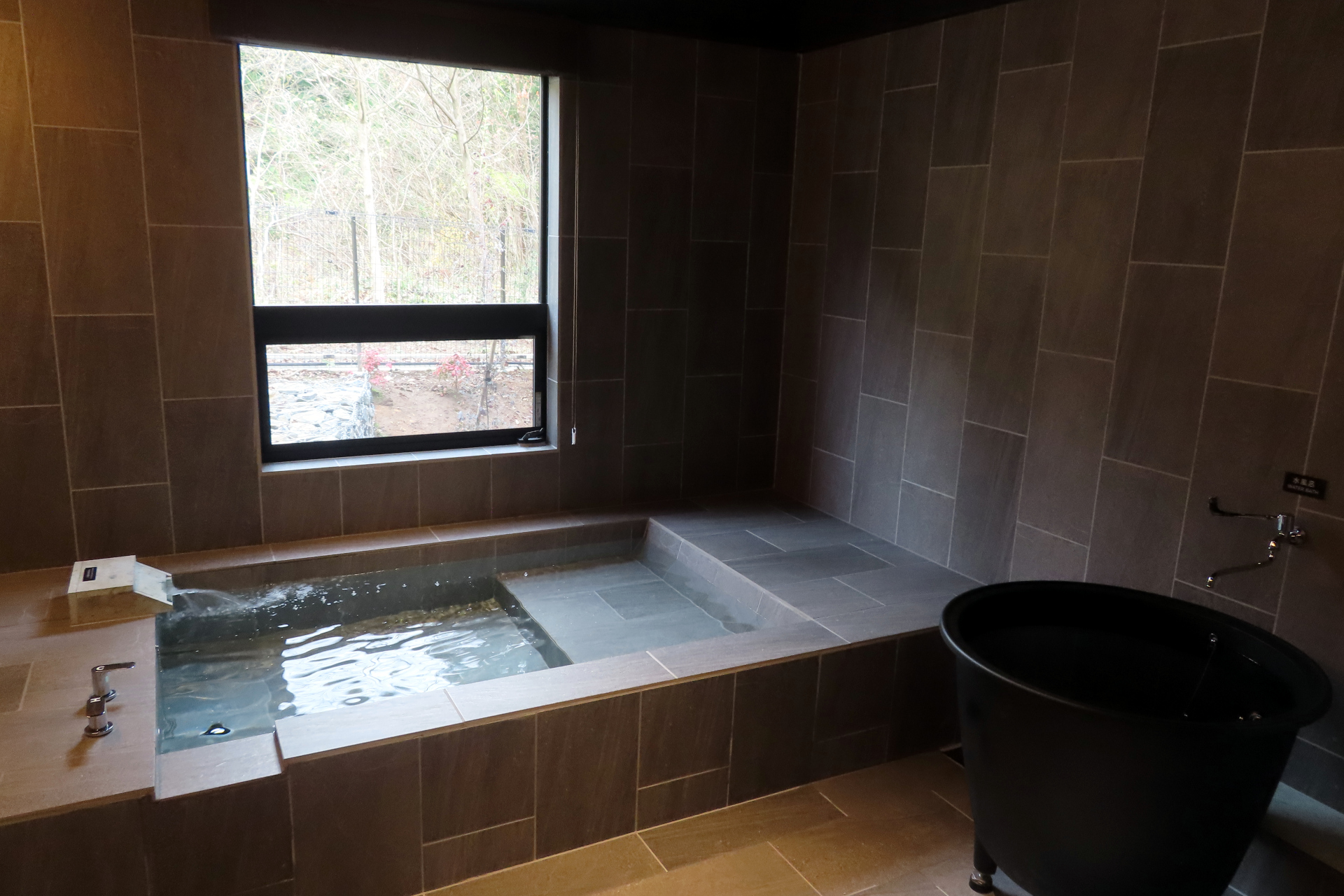 「Rakuten STAY VILLA 日光」では全室で天然温泉やサウナが楽しめる