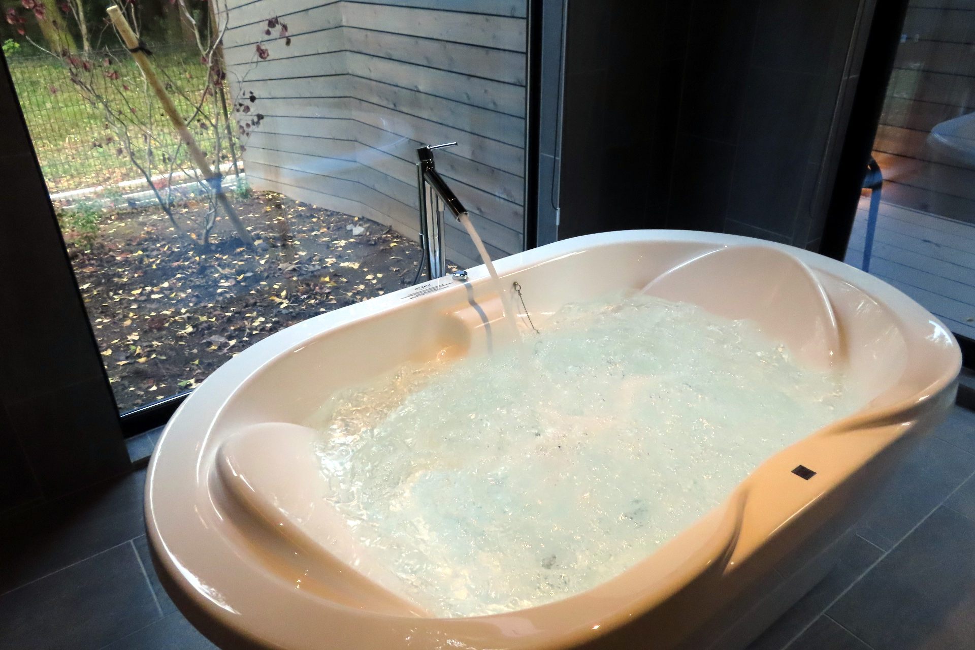 D棟（D01）にはジェットバスも