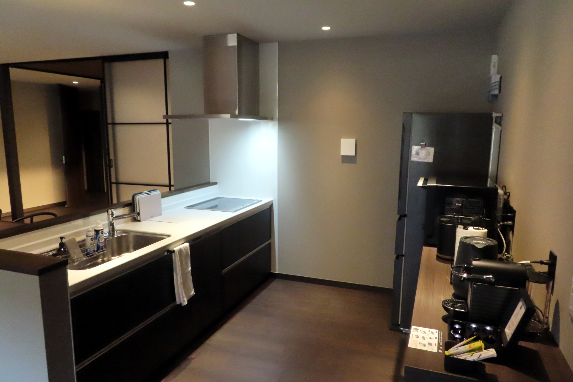 寝室にはダブルベッドが2台