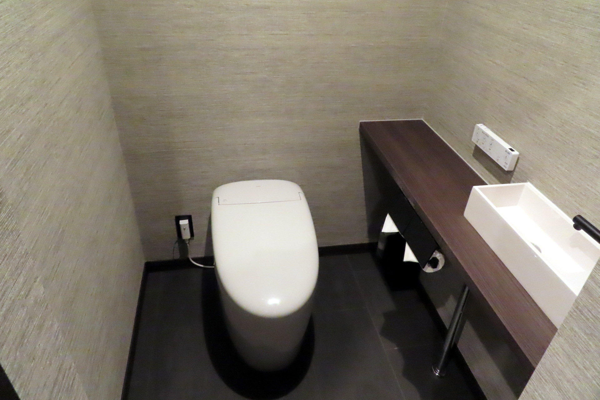 トイレや洗面台は複数用意されているので、複数家族での利用にも向いている