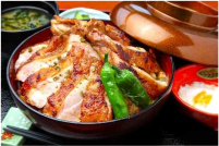 山椒香る大黒みそ焼き鶏丼（1300円）