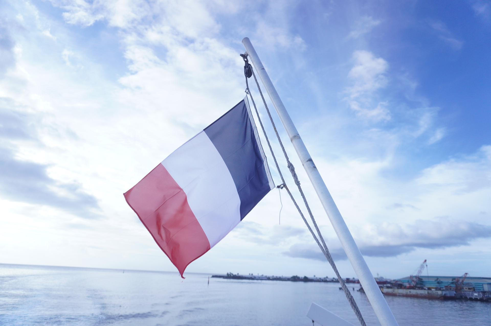 タヒチはフランス領ポリネシアに属する